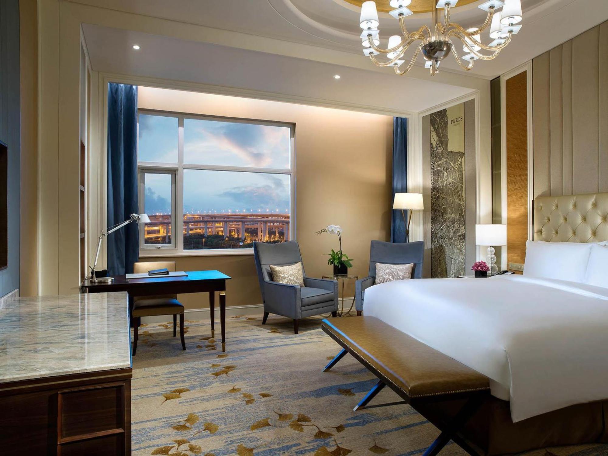 Junior King Suite